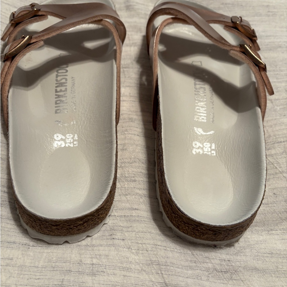 Birkenstock Women’s Yao Metallic Rose Gold Sandals, size 39 (US 8.5/9) - Picture 10 of 14
